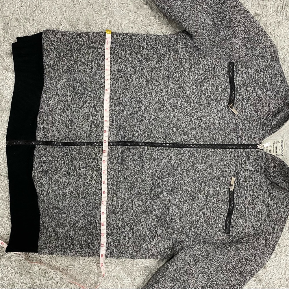 Sweater - Picture 2 of 5